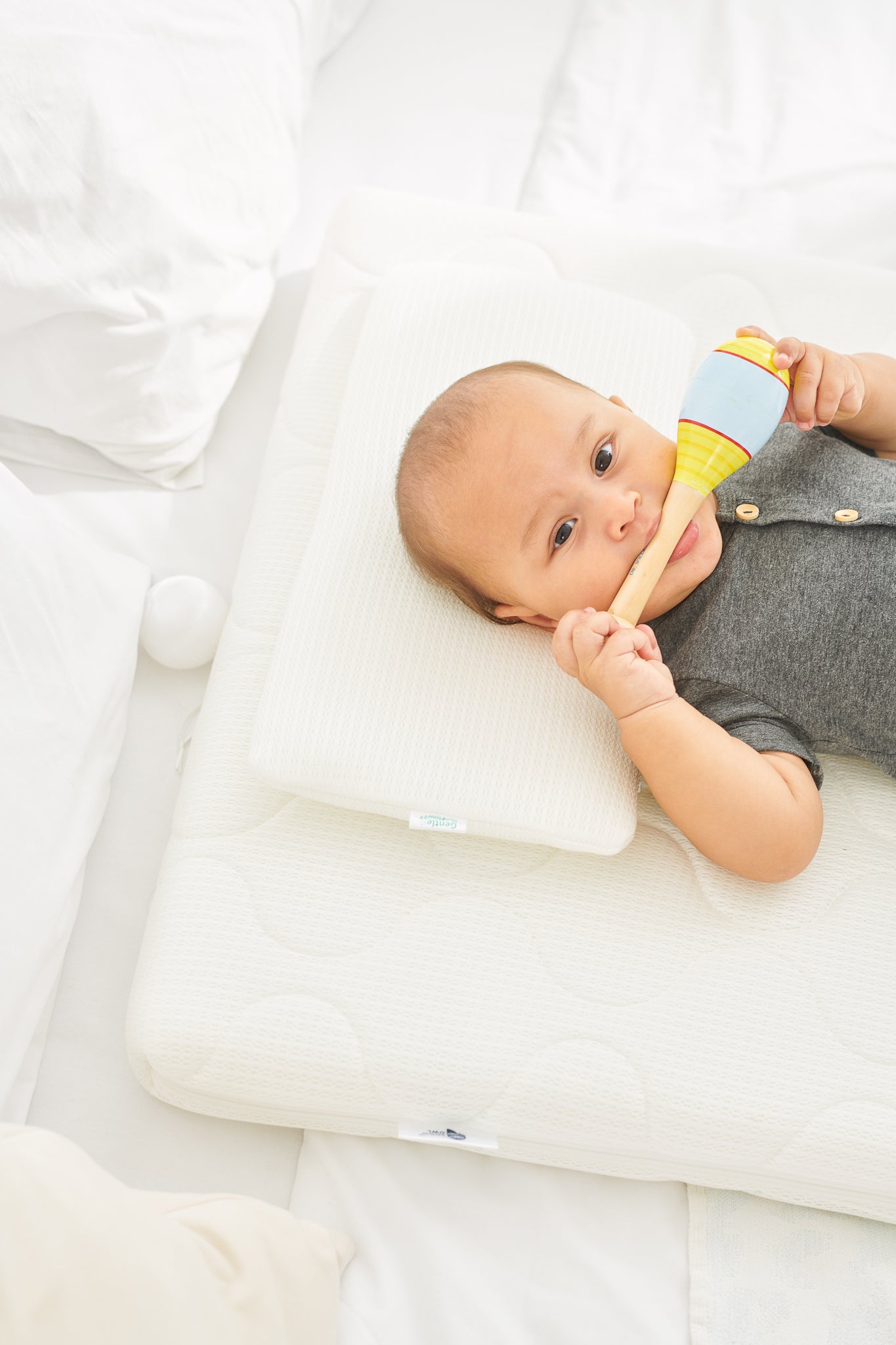 Snow Owl Gentle FlowZz Tencel Baby Pillow - White